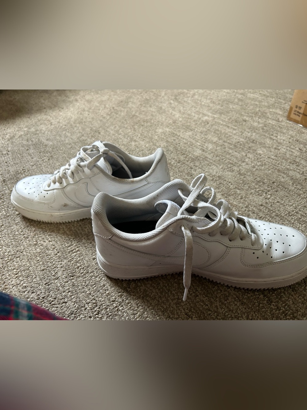 Nike Air Force One men

Classic All-White Low-Top Sneakers